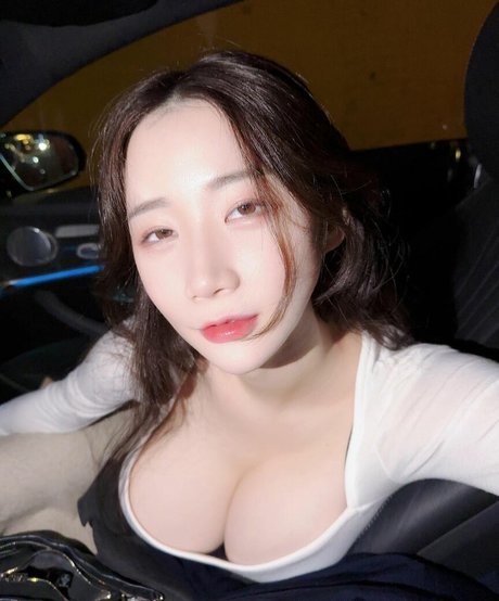 デカ尻ティーンオンリーファンズ 無料セクシー 画像