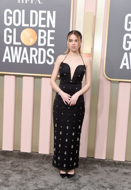 エモティーンオンリーファンズ ホットセクシー 写真