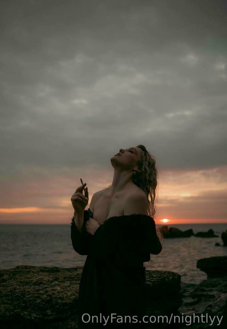 毛深いアジア人オンリーファンズ ポルノ 写真