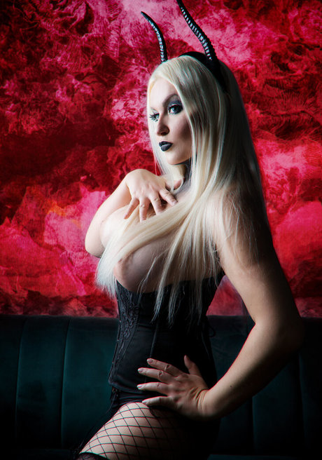 Liudmila Angel ヌードモデル ギャラリー