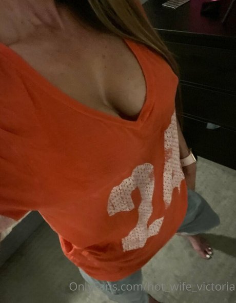 ドイツのアマチュアオンリーファンズ 裸 ギャラリー