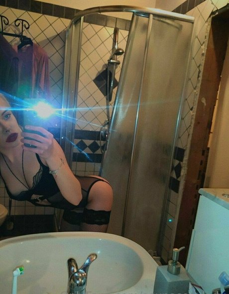 小柄なティーンオンリーファン アートポルノ 写真