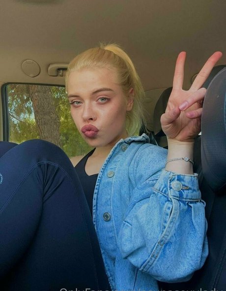 妊娠中の従順なオンリーファンズ アート裸 アーカイブ