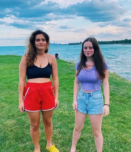 フィットネスベイビーオンリーファンズ セクシーヌード 写真