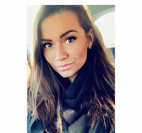 Alma Tandrup セクシー女優 画像