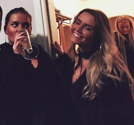 Alma Tandrup 無料モデル 写真