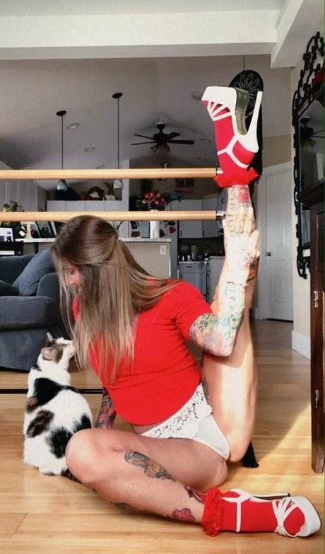 イギリスのおばあちゃんオンリーファンズ 裸 写真