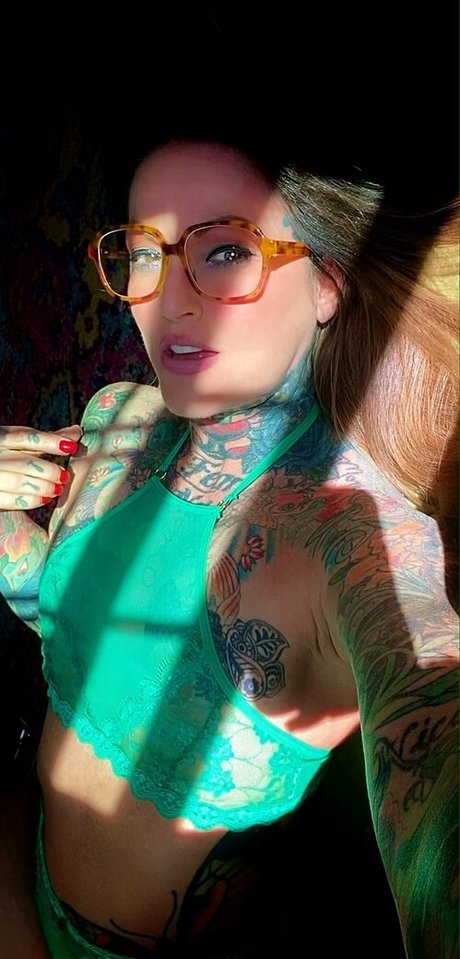 軍事オンリーファンズ セックス 写真