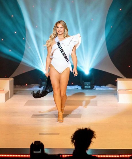 Erica Carosella ポルノスター HD 写真