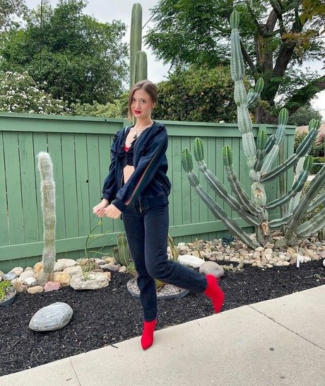 Jordanburton 完璧なモデル 画像