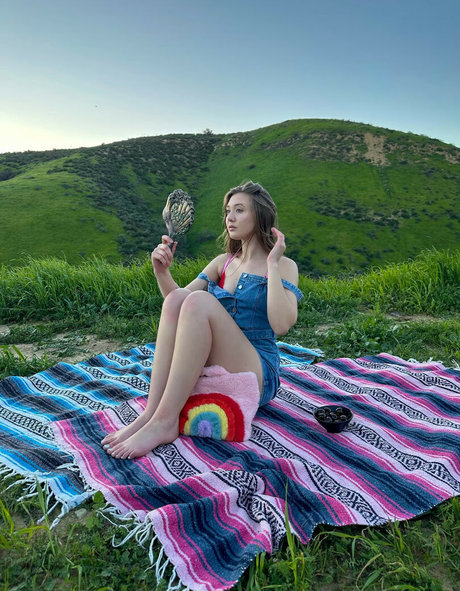 巨尻オンリーファン セクシーヌード 写真