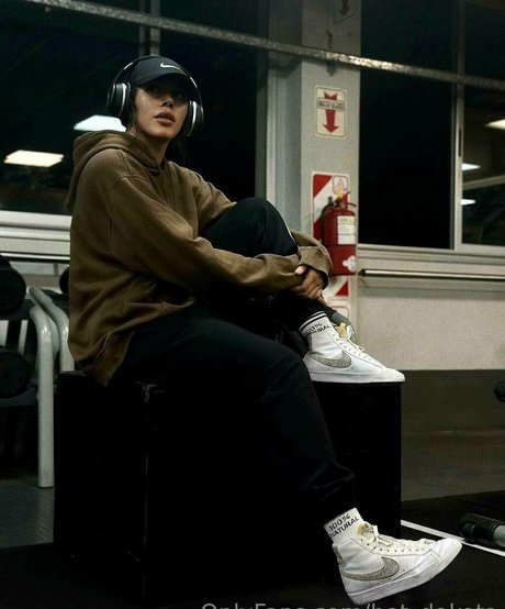 hot dakota アダルトスター 写真