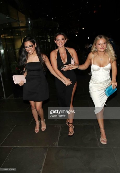 Rosie Bentham 完璧なモデル 写真