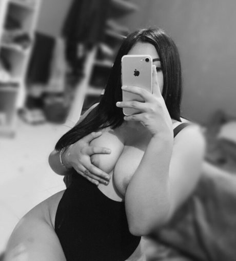 kheilysweet ポルノスター アート ギャラリー