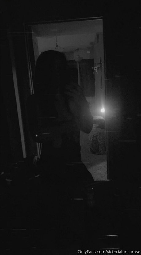 victorialunaarose ヌードモデル 写真