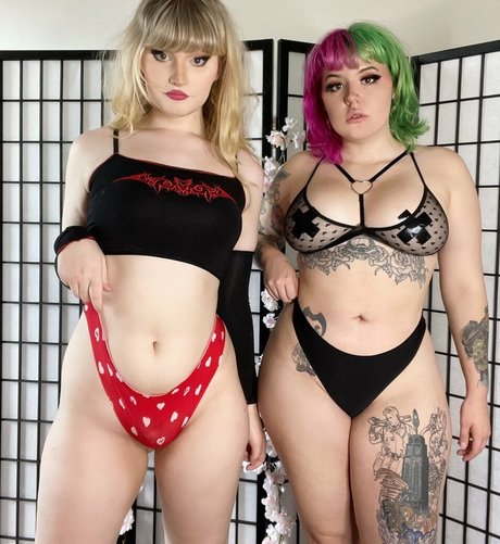 Juliephillia エロティック女優 写真