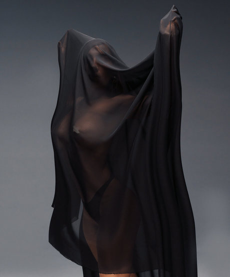 lavalexi vip アダルトモデル 画像