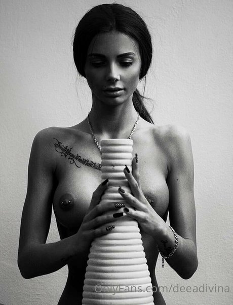 deeadivina 無料モデル 写真