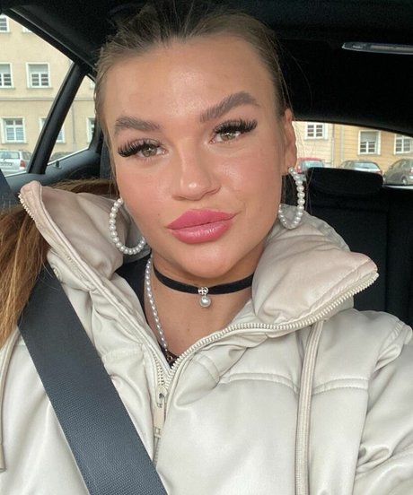 Sarah Slavo ポルノスター ホット 写真