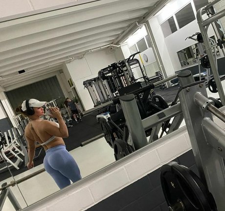 Sarah Slavo xxx女優 写真