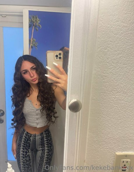 巨乳カップルオンリーファンズ 無料ヌード 写真