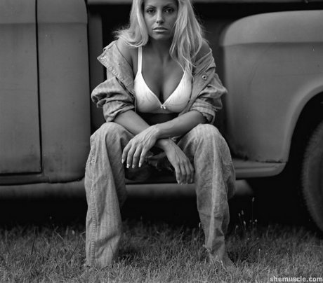 黒人ティーンオンリーファンズ セクシー裸 写真