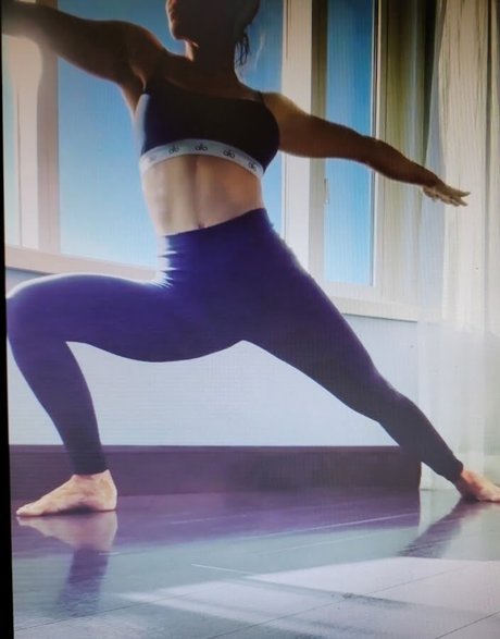 潮吹きマンコオンリーファンズ 美しいヌード 写真