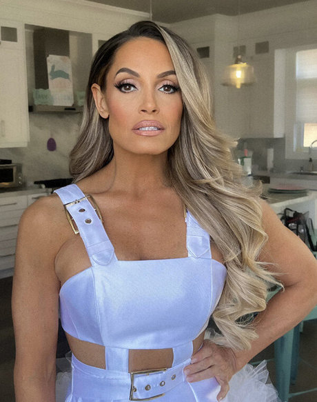 義母オンリーファンズ セクシー裸 写真