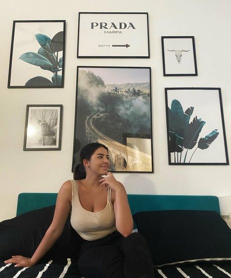 キティ・ウェット・オンリーファンズ 無料 写真