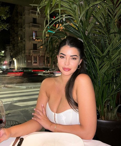 心理学者オンリーファンズ ホットポルノ 画像