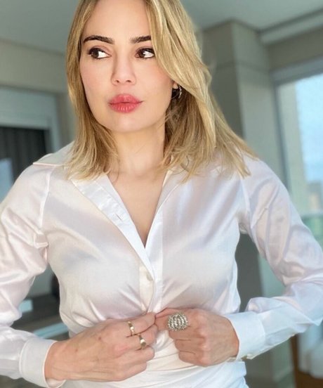 Rachel Sherazade ヌードスター 写真