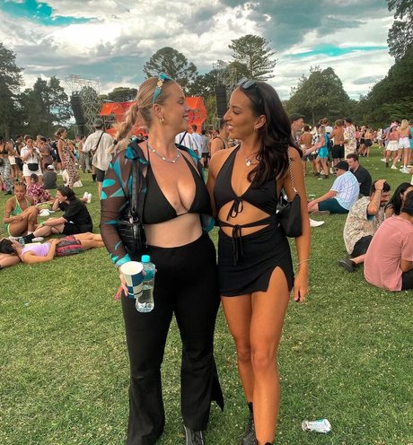 ビーチセックスオンリーファンズ 無料裸 写真