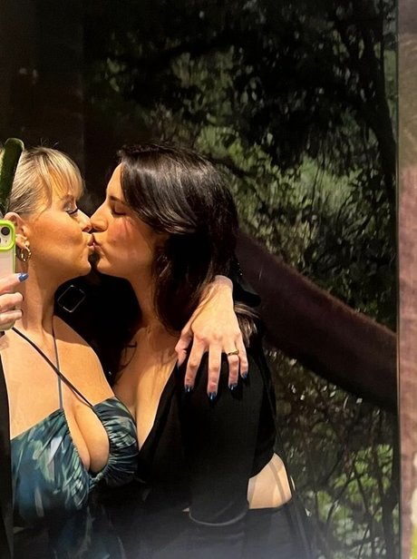 Jasmine Ramage 完璧なモデル 写真