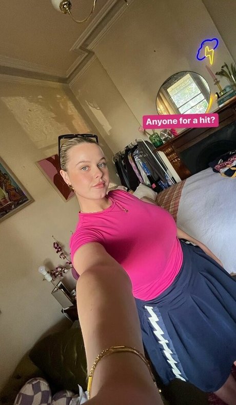 カーリーエボニーオンリーファンズ 無料エロ 写真