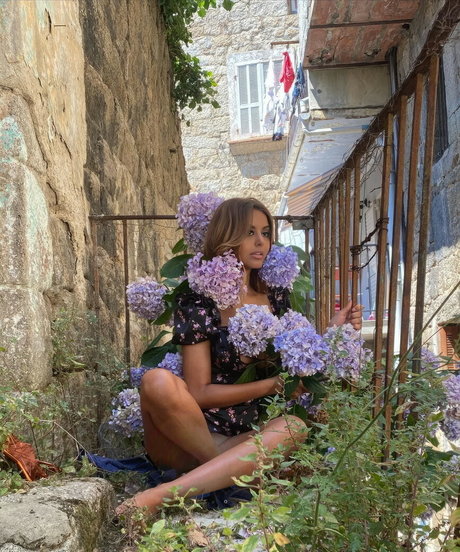 巨尻熟女オンリーファンズ ホットセクシー 画像