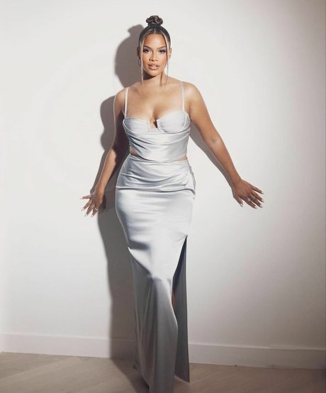 かわいいブロンドのオンリーファンズ ポルノ 写真