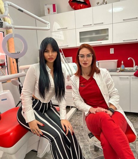 _colovic jana_ ホットなポルノスター 写真