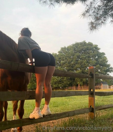 軍事オンリーファンズ 可愛い 写真