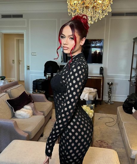 badmomzjay アートスター 画像