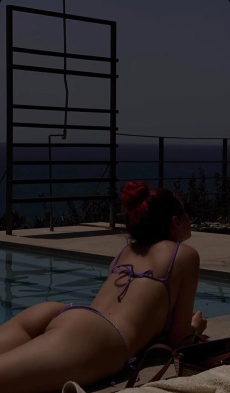 badmomzjay 美しい女優 写真