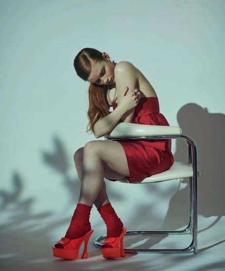 金髪の筋肉オンリーファンズ ホット ギャラリー