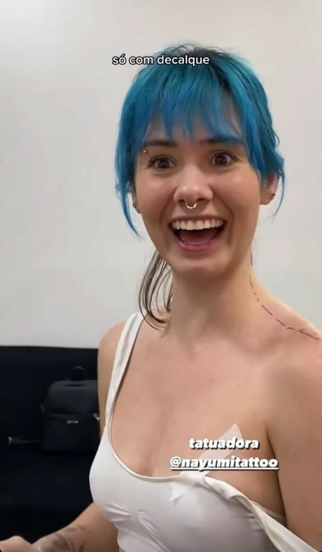 Julia K Barni ホットなスター ギャラリー