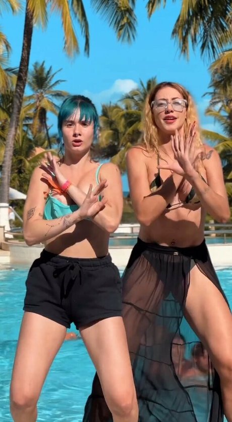 Julia K Barni エロティックモデル 画像