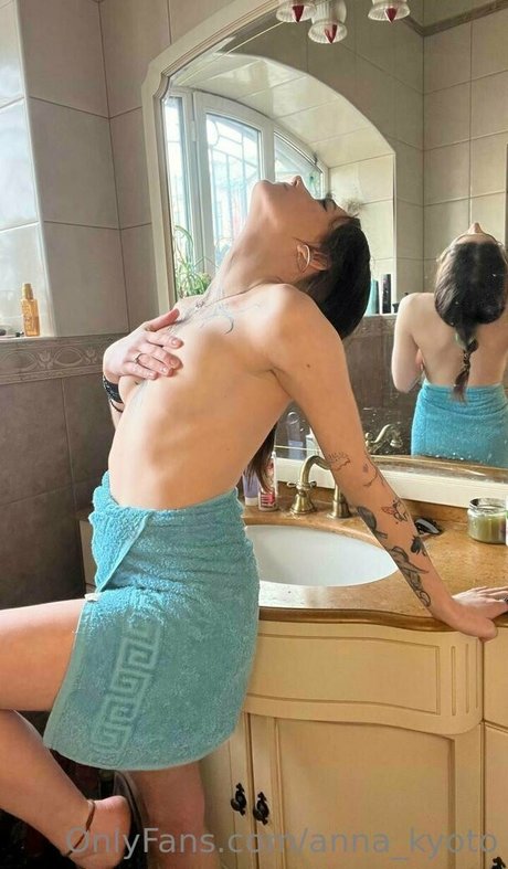 大学のアジア人オンリーファンズ 美しいヌード 画像