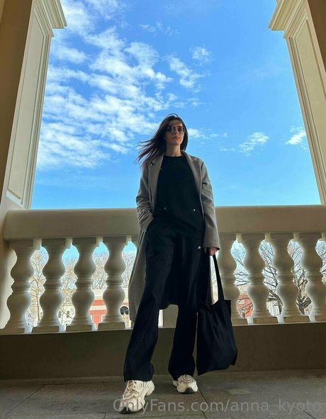 バニープリンセスオンリーファンズ アートヌード 写真