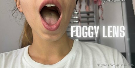 giuliasmouth ポルノスター アート ギャラリー