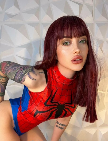 Lizzie Le Strange セクシーなスター ギャラリー