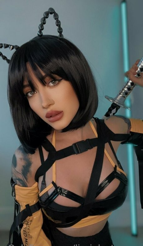 Lizzie Le Strange トップスター アーカイブ