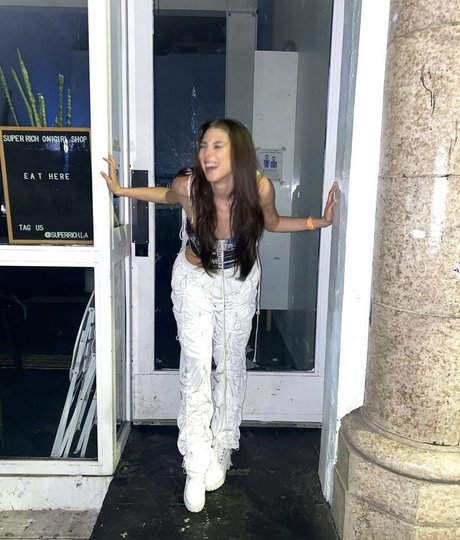 Kira Kosarin エロティックなスター アーカイブ