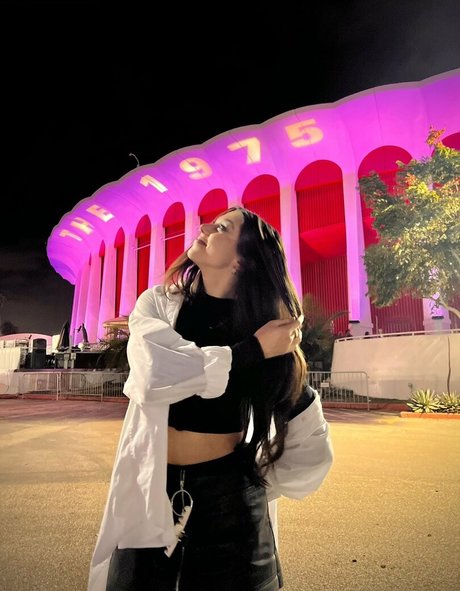 Kira Kosarin 素敵なモデル 写真